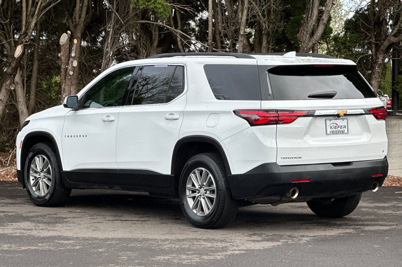 Used 2023 Chevrolet Traverse LT FWD image 6