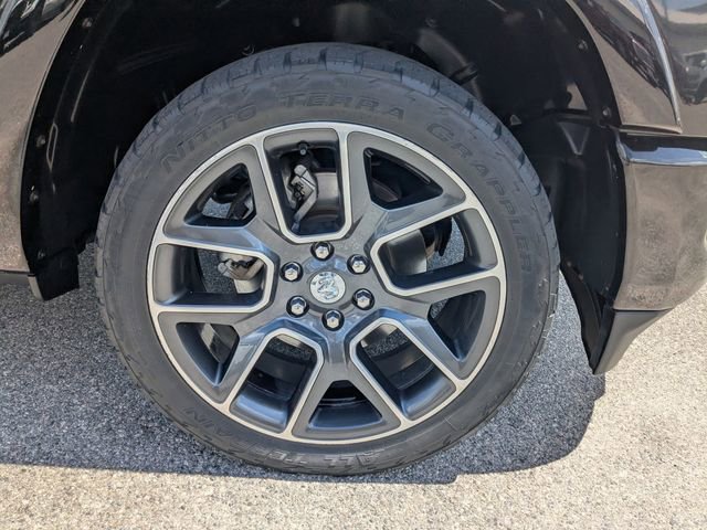Used 2019 RAM 1500 Laramie AWD/4WD image 11