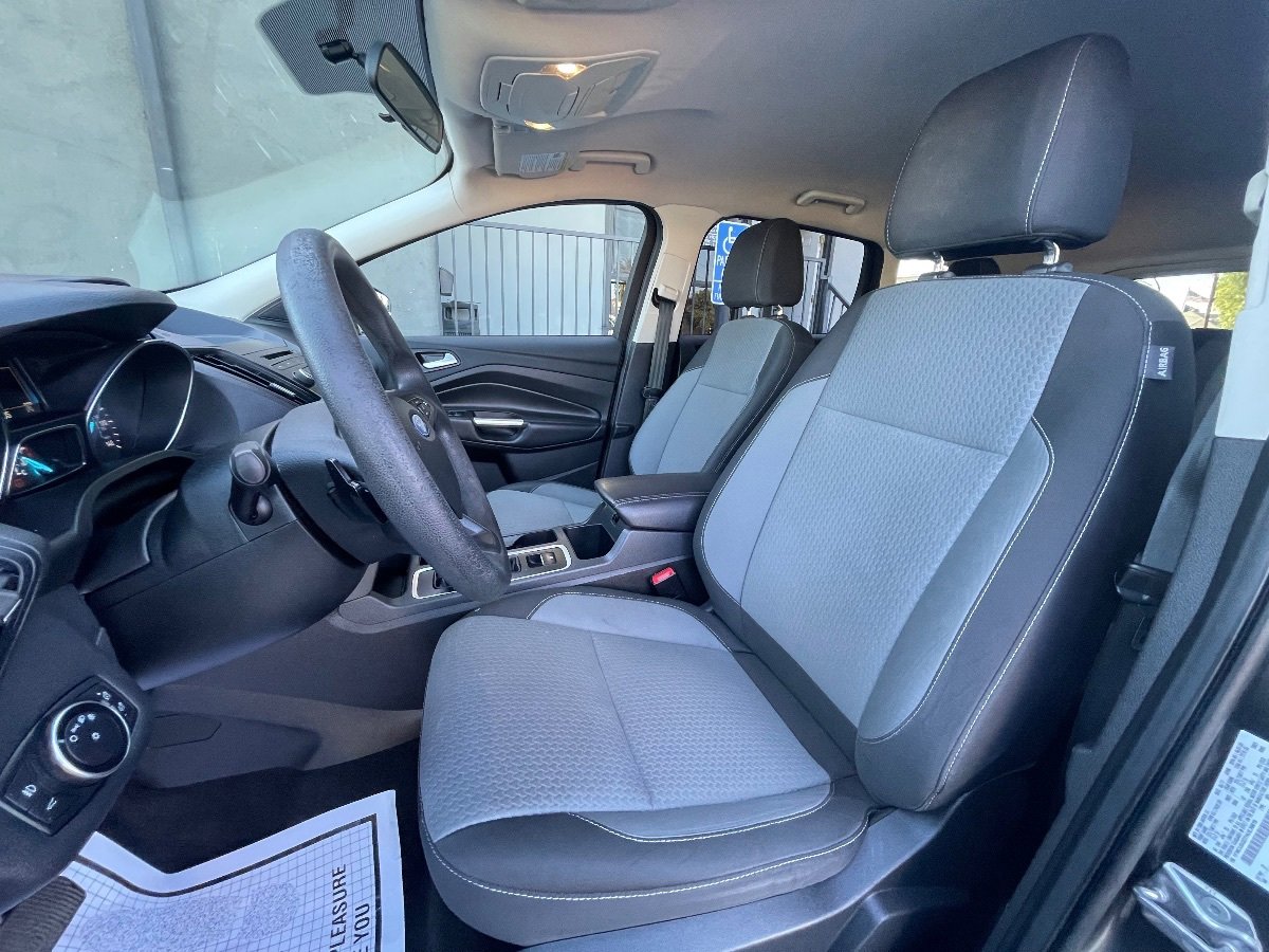 Used 2017 Ford Escape SE FWD image 11