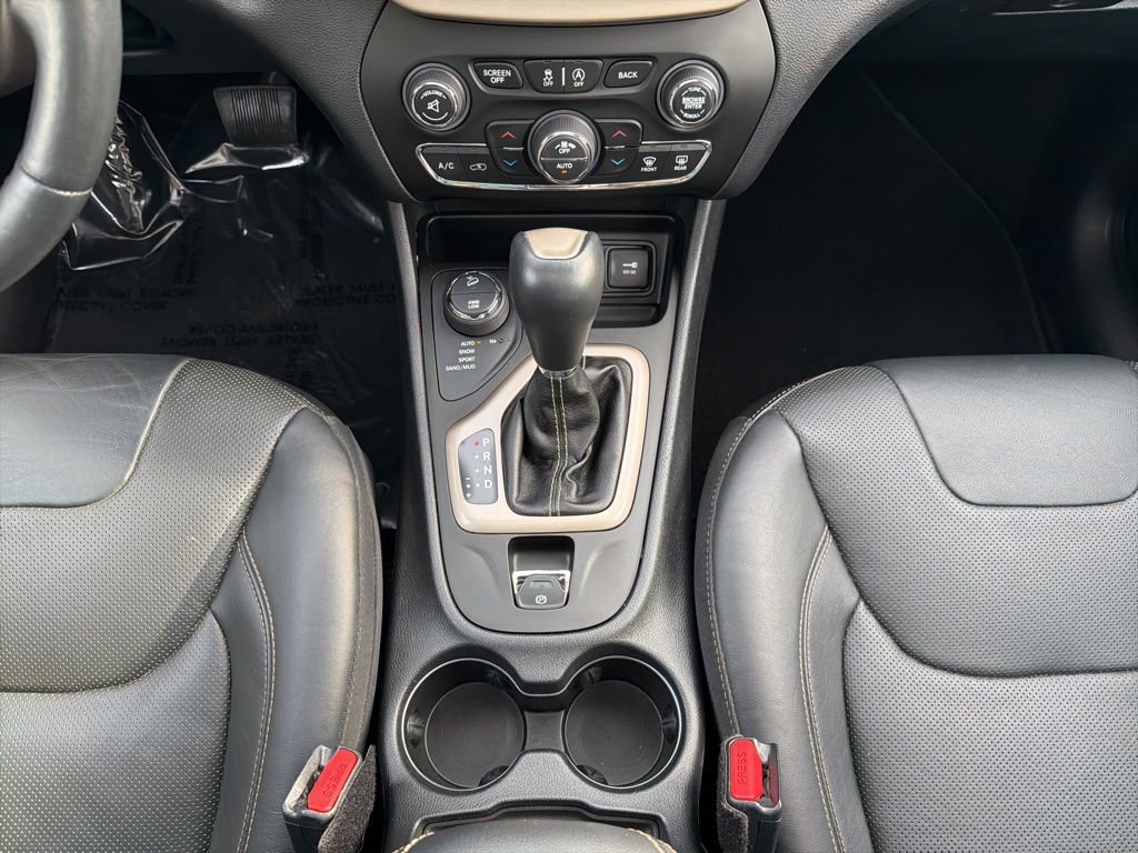 Used 2016 Jeep Cherokee Limited w/ Luxury Group image 29