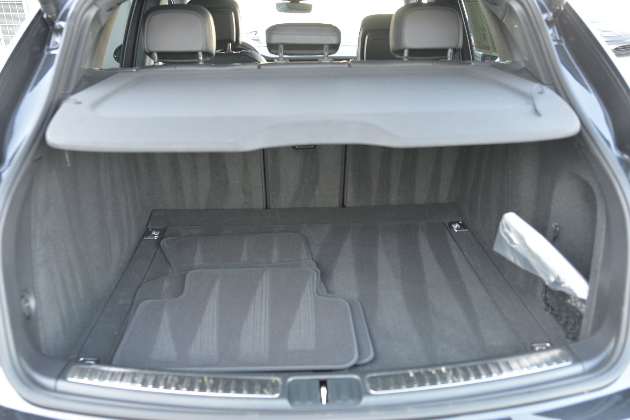 Certified 2025 Porsche Macan image 26