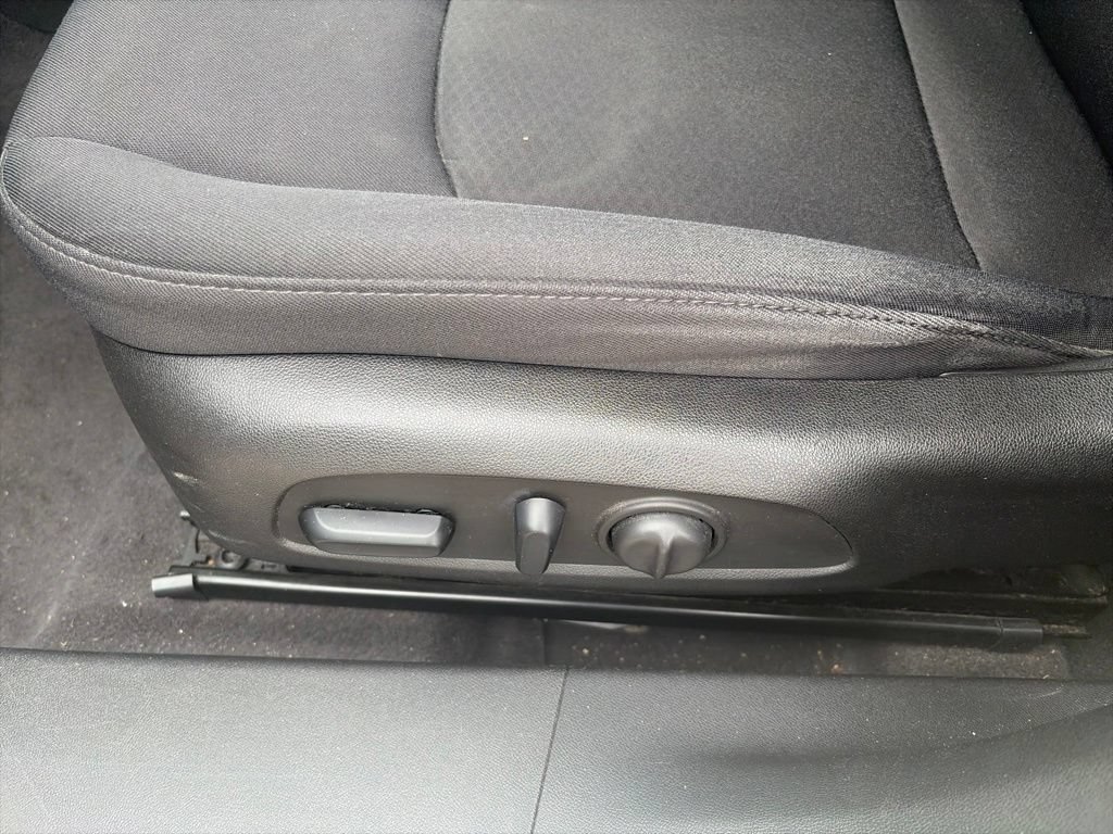 Used 2016 Chevrolet Malibu LT FWD image 19