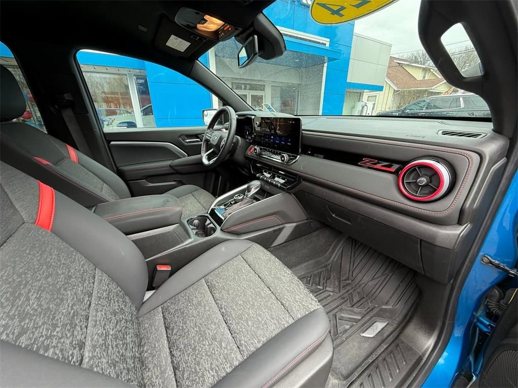 Used 2024 Chevrolet Colorado Z71 w/ Z71 Convenience Package 2 image 40