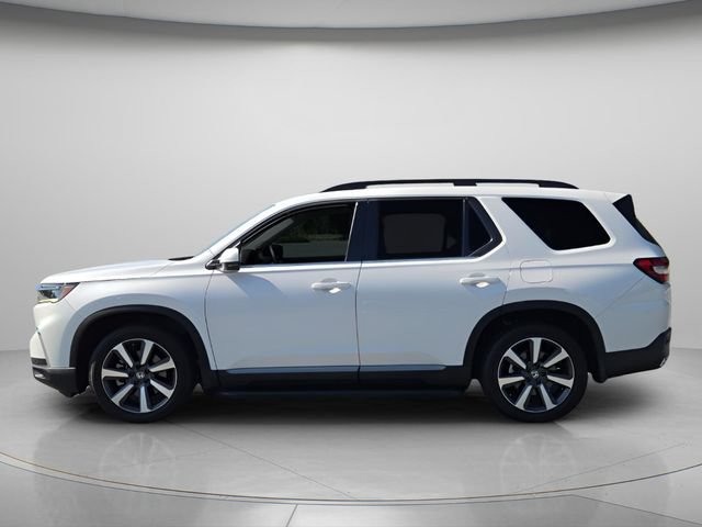 Used 2023 Honda Pilot Touring image 3