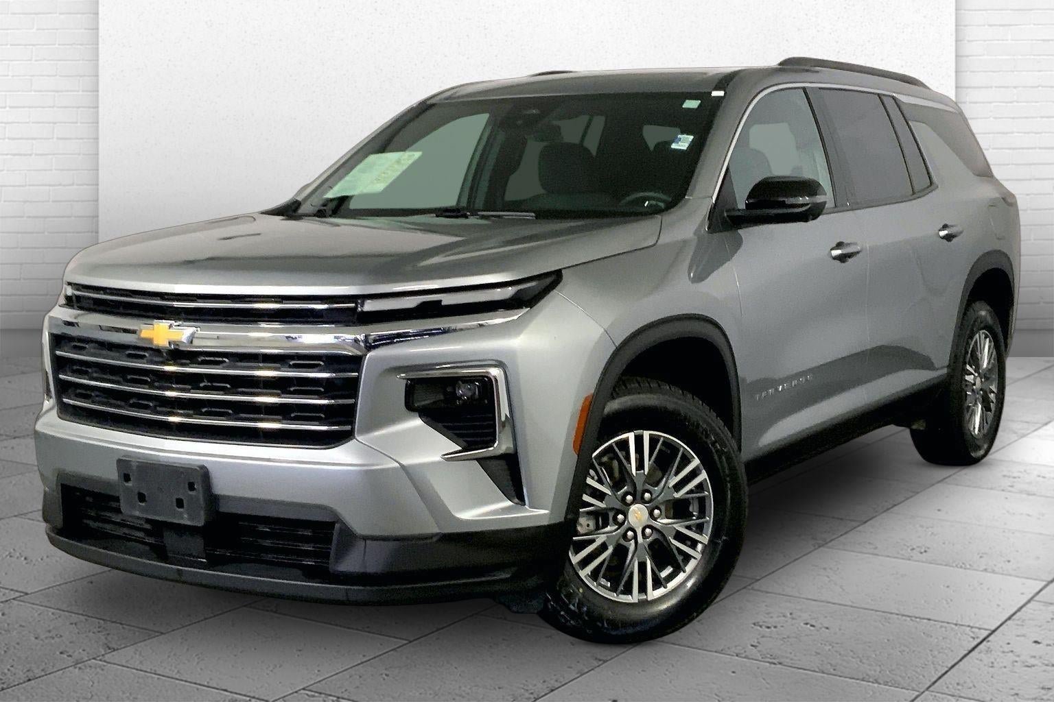 Used 2024 Chevrolet Traverse LT AWD/4WD image 14