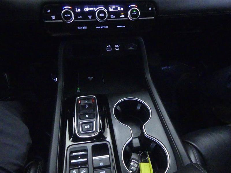 Used 2023 Honda Pilot Touring image 15