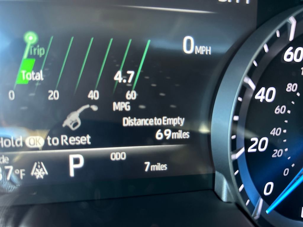 New 2025 Toyota Highlander XLE image 10