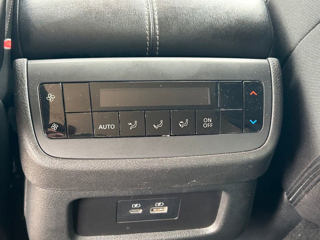 Used 2024 Nissan Pathfinder SV image 22