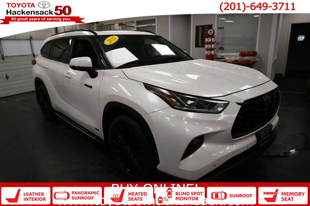 Used 2021 Toyota Highlander Platinum AWD/4WD image 1