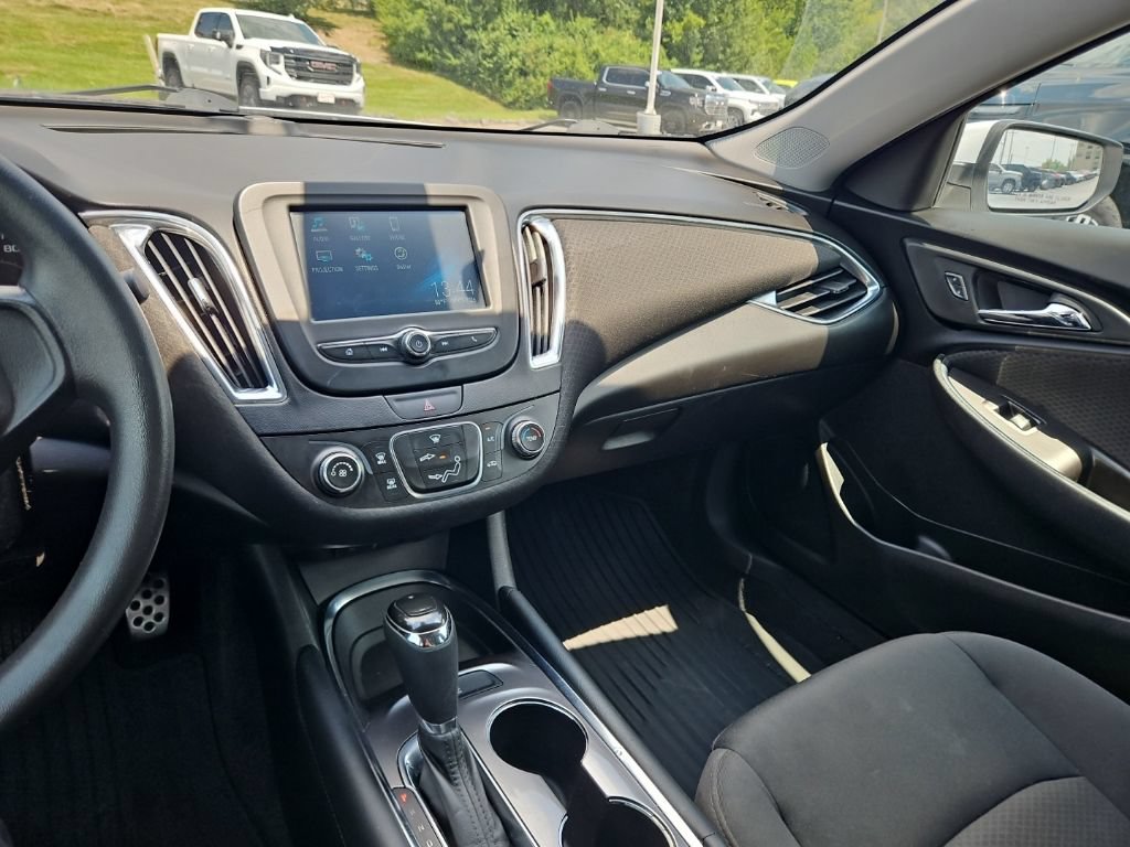 Used 2016 Chevrolet Malibu LT FWD image 25