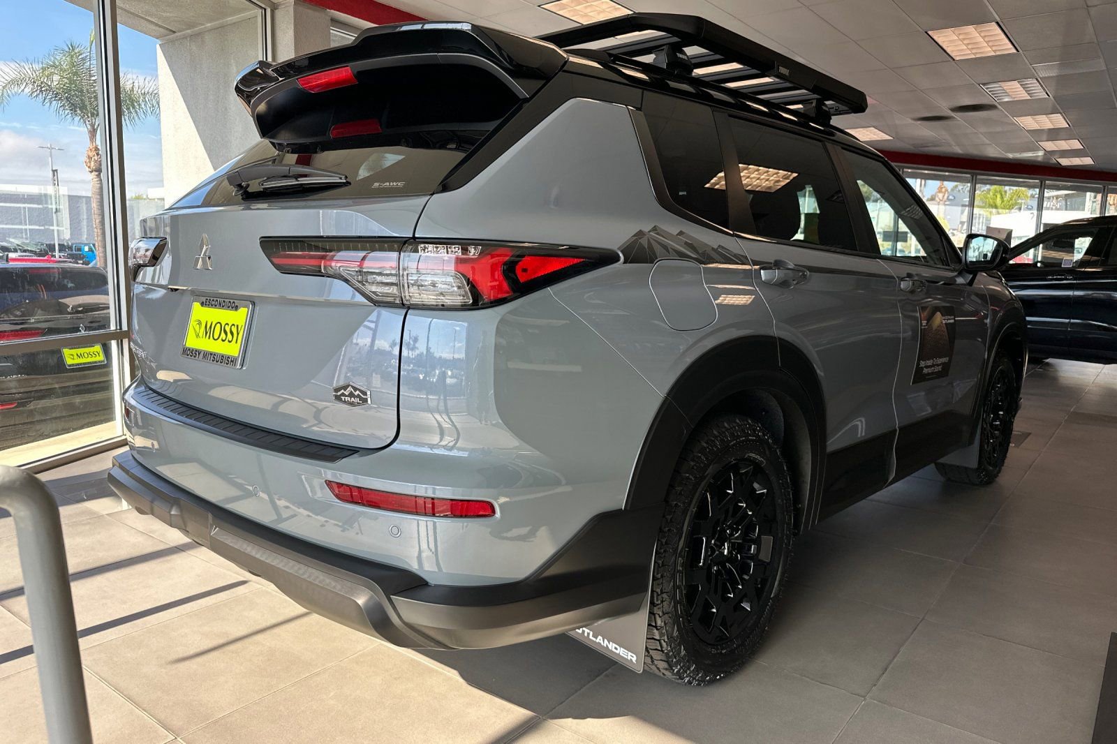 New 2025 Mitsubishi Outlander SE image 4