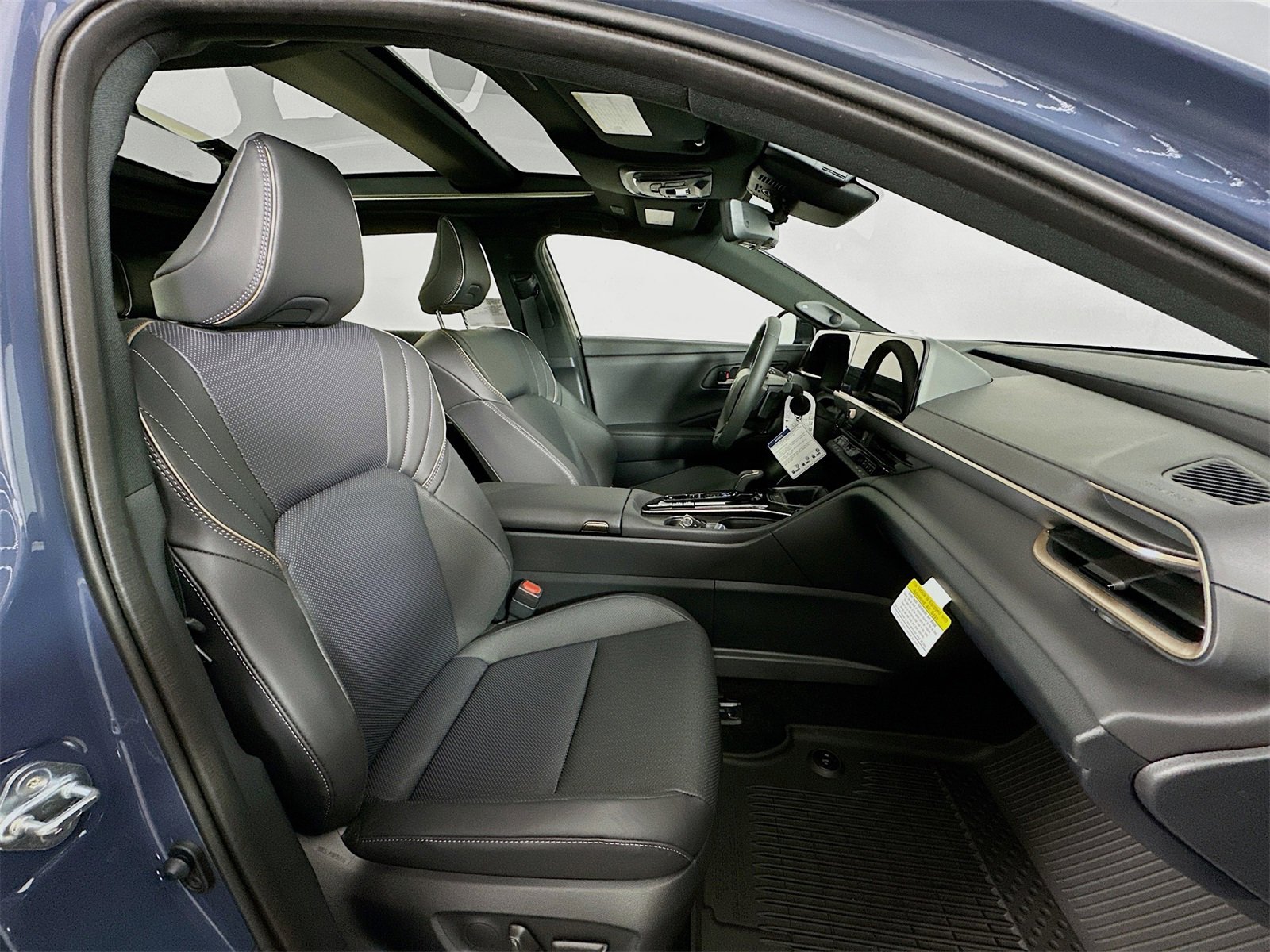 New 2025 Toyota Crown Signia Limited image 30