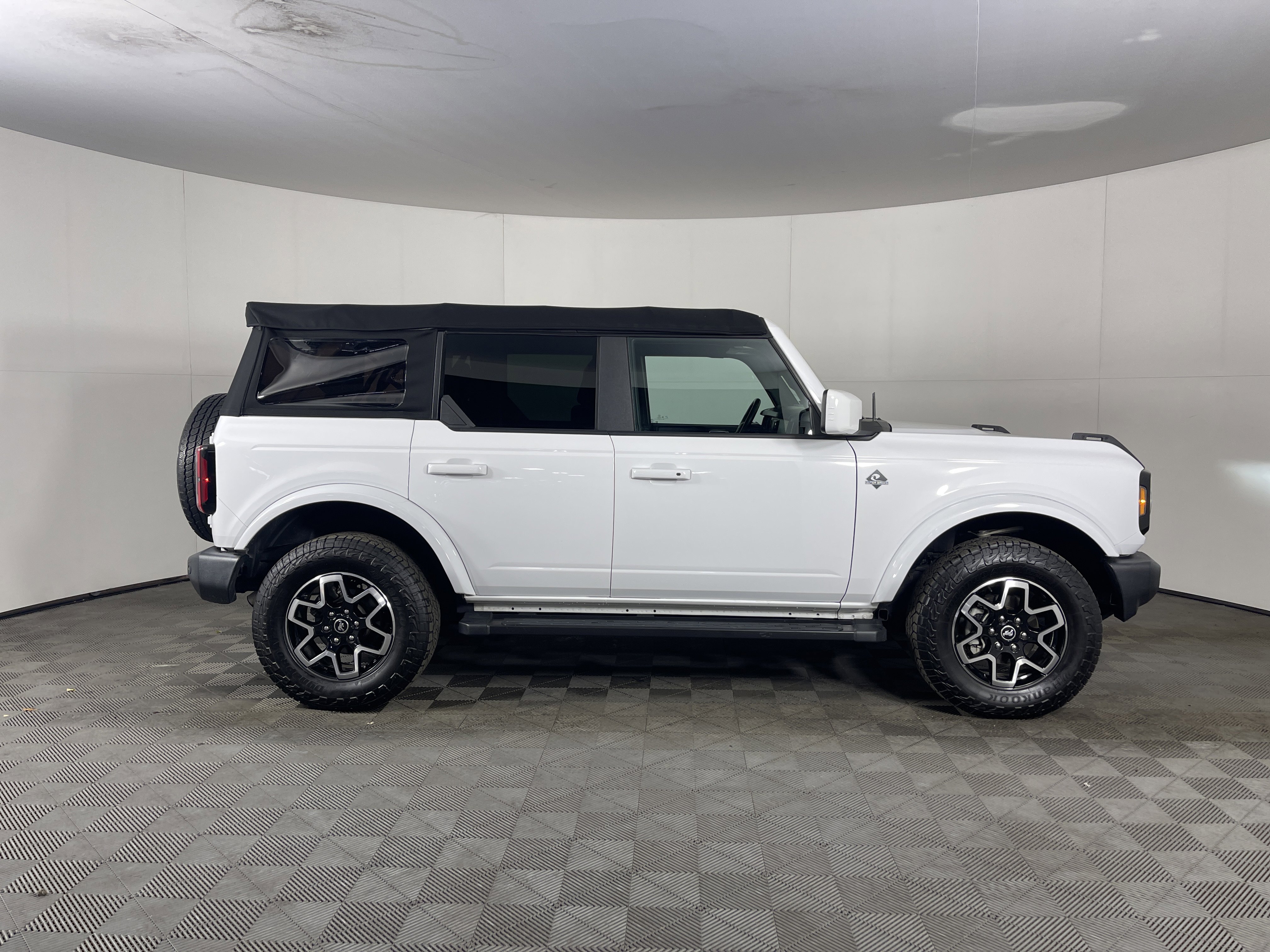 Used 2022 Ford Bronco Outer Banks image 5