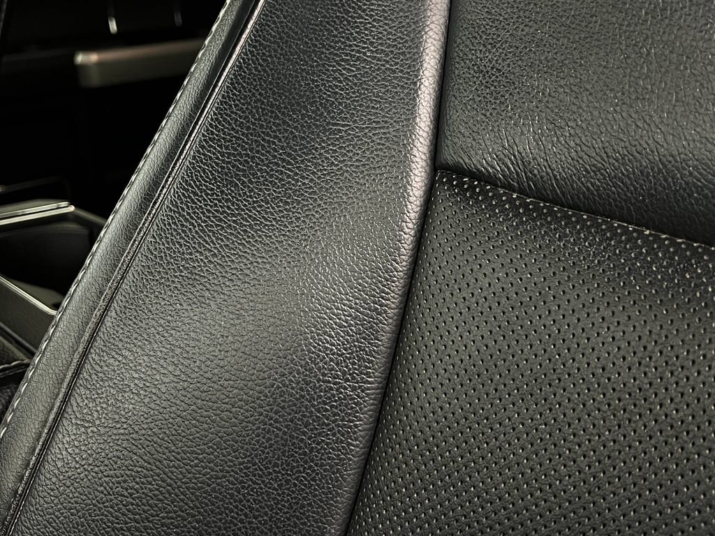 Used 2019 Ford F150 Lariat w/ Equipment Group 502A Luxury AWD/4WD image 19