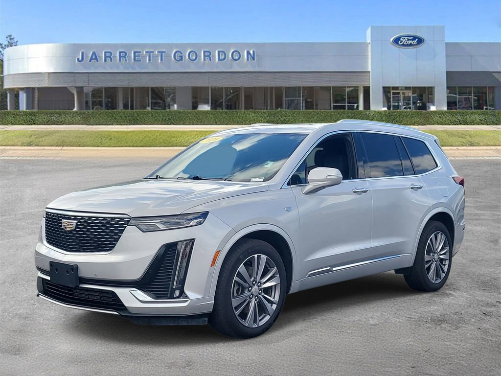 Used 2020 Cadillac XT6 Premium Luxury FWD image 2