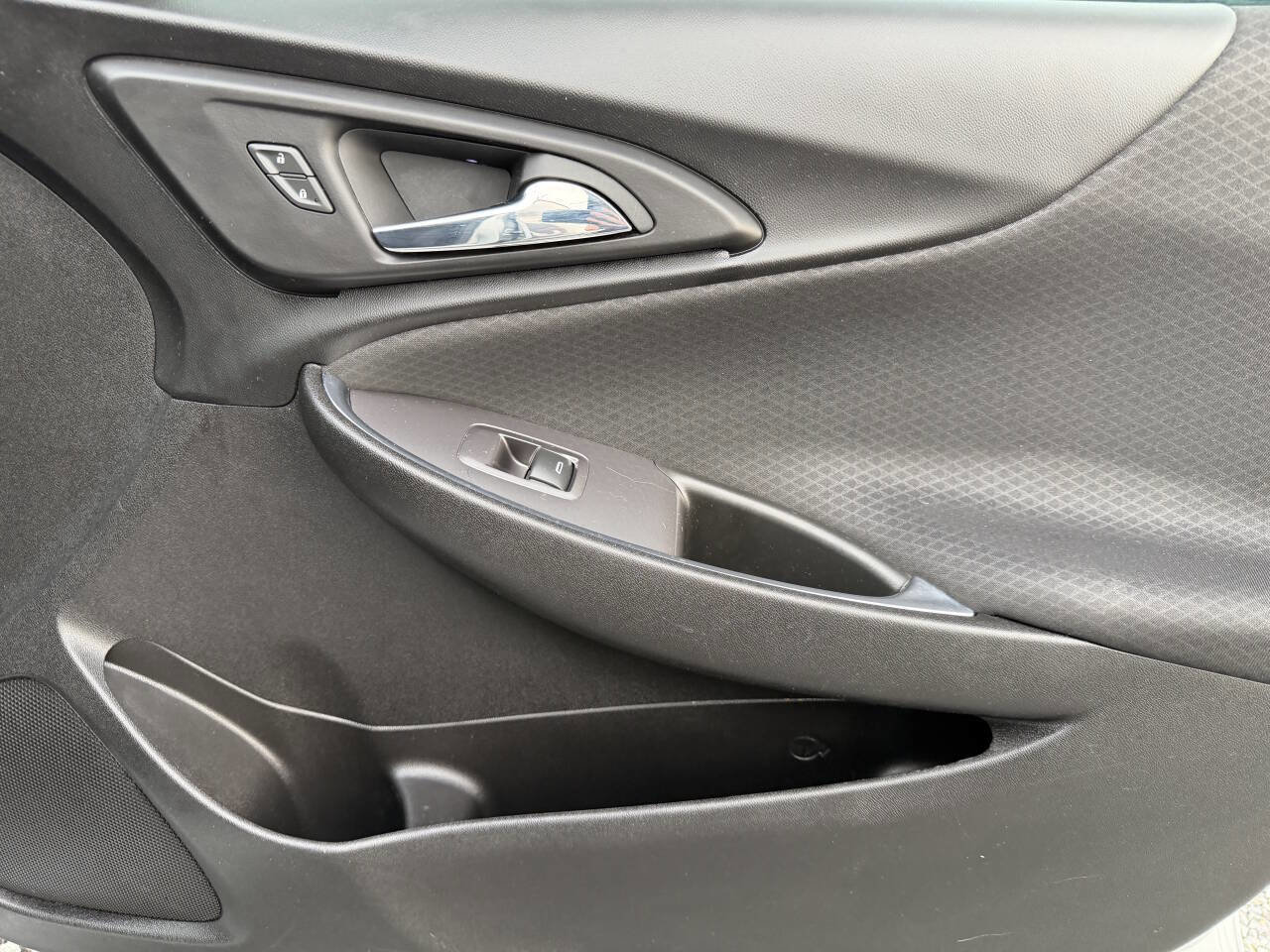Used 2017 Chevrolet Malibu LT FWD image 34
