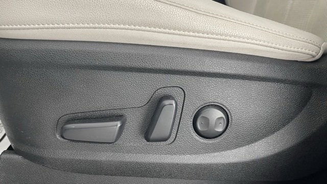 Used 2023 Kia Telluride EX w/ EX Captain's Chair Package image 34