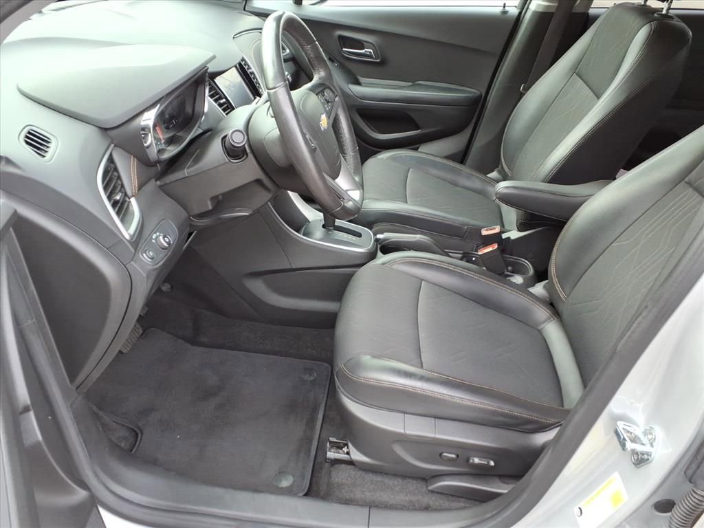 Used 2022 Chevrolet Trax LT w/ Sport Edition image 11