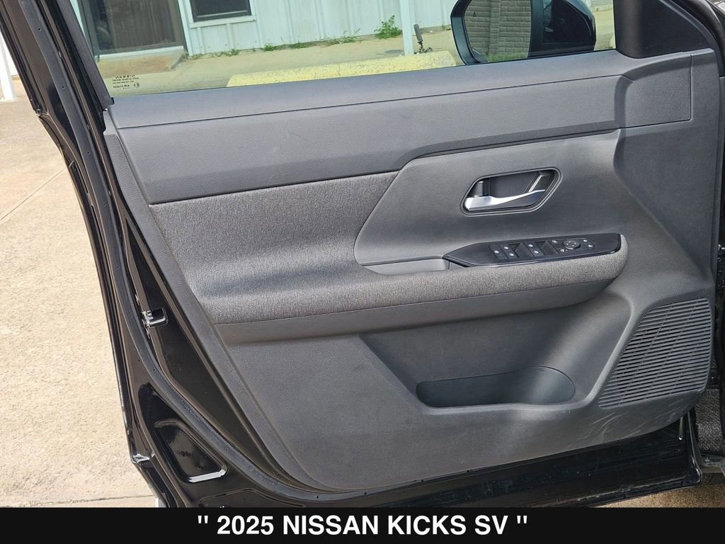 Used 2025 Nissan Kicks SV AWD/4WD image 14