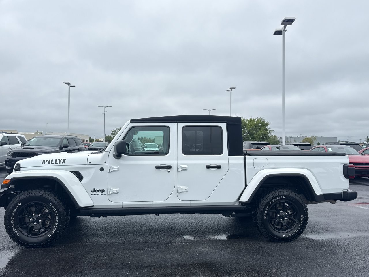 Used 2025 Jeep Gladiator Sport AWD/4WD image 6