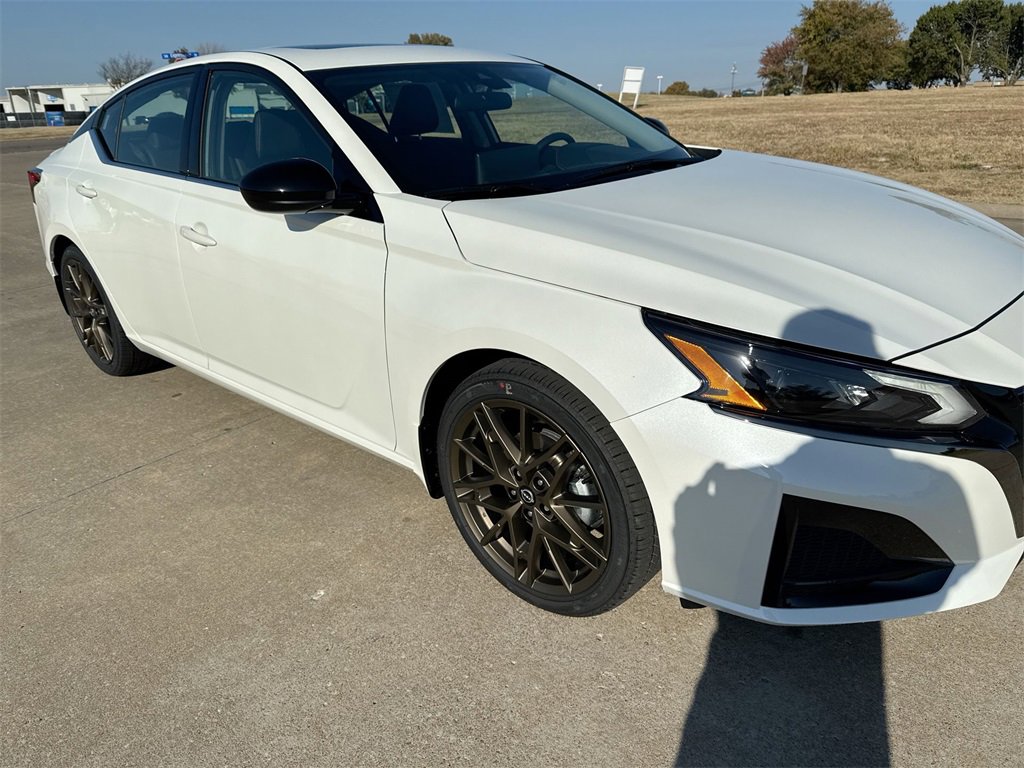 New 2025 Nissan Altima 2.5 SR w/ SR Premium Package image 13