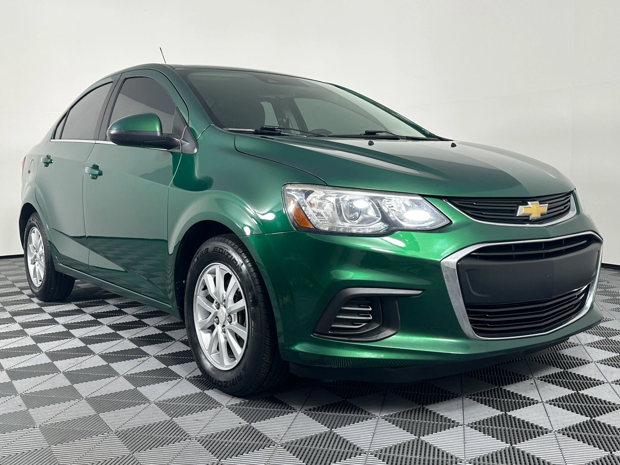 Used 2018 Chevrolet Sonic LT w/ Convenience Package image 6
