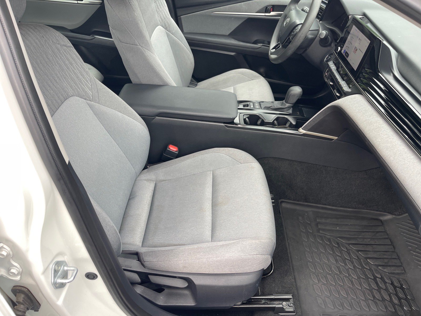 Used 2025 Toyota Camry LE FWD image 19