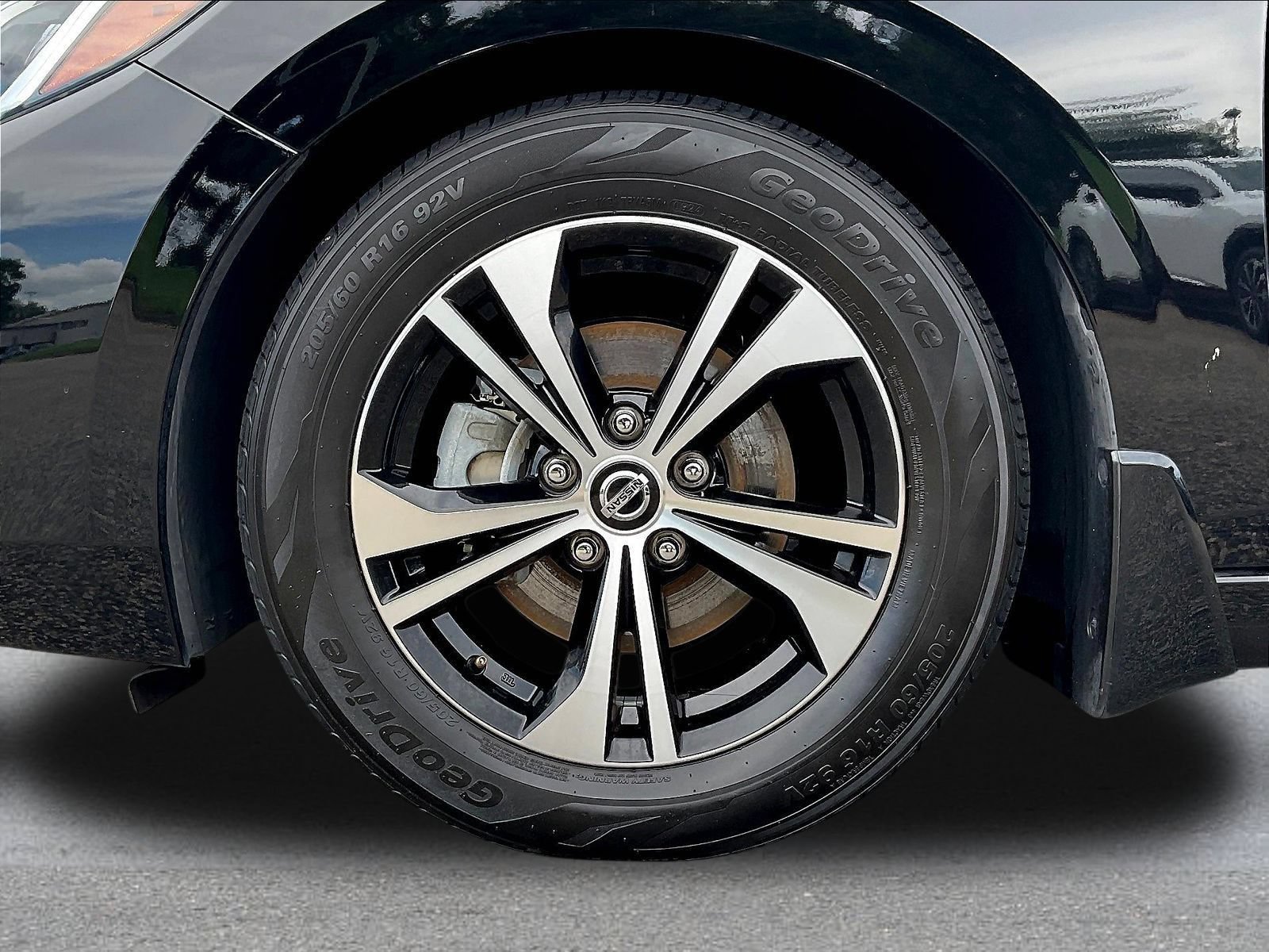 Certified 2020 Nissan Sentra SV FWD image 31
