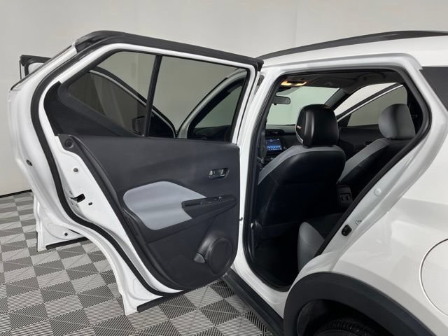 Used 2024 Nissan Kicks SR w/ SR Premium Package FWD image 40