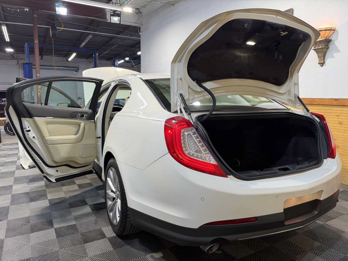 Used 2013 Lincoln MKS FWD image 13