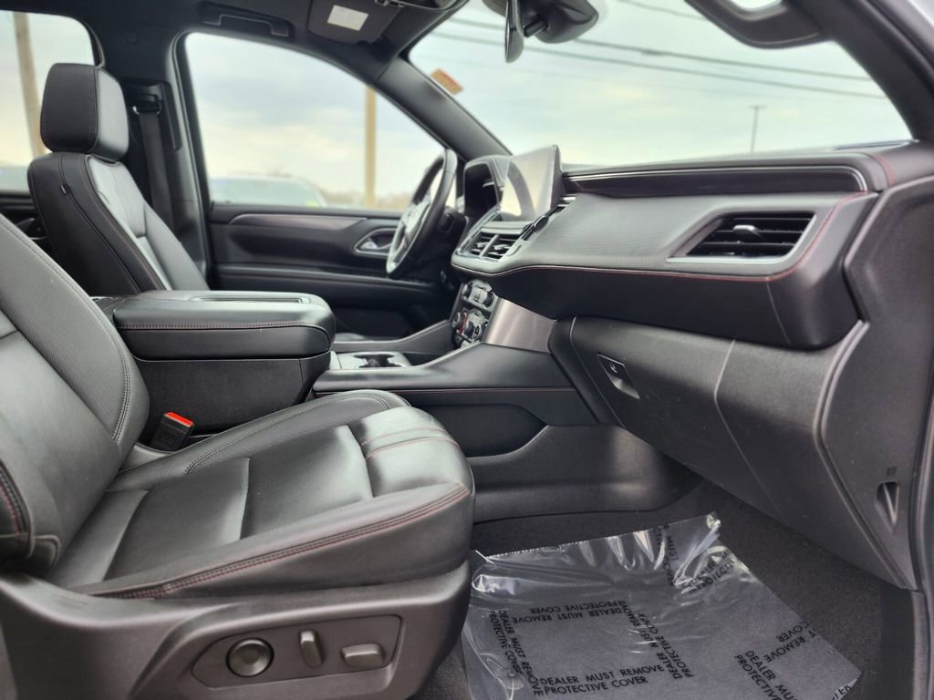Used 2024 Chevrolet Suburban RST w/ Luxury Package image 9