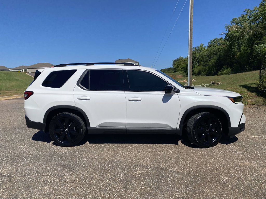 Used 2025 Honda Pilot Black Edition image 10