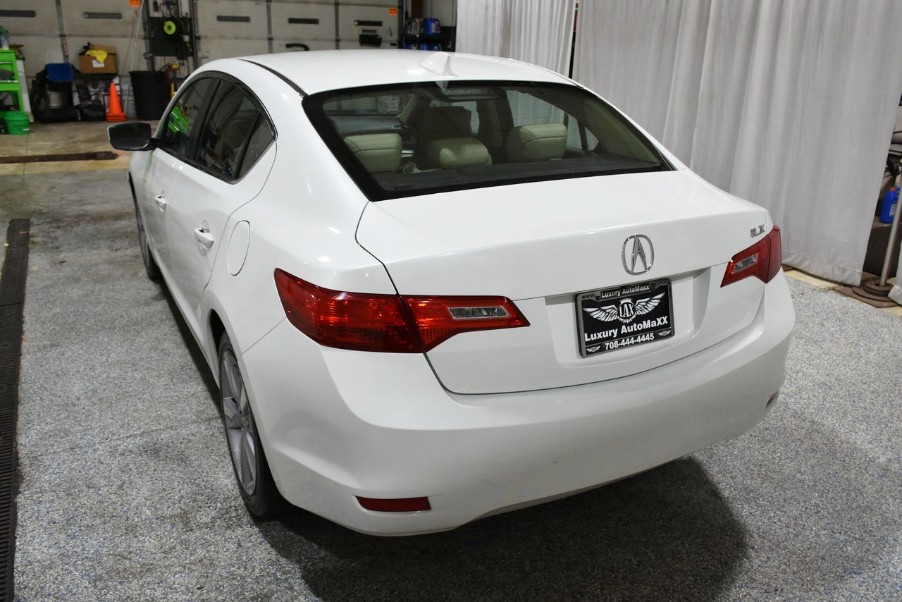 Used 2013 Acura ILX w/ Premium Package image 4