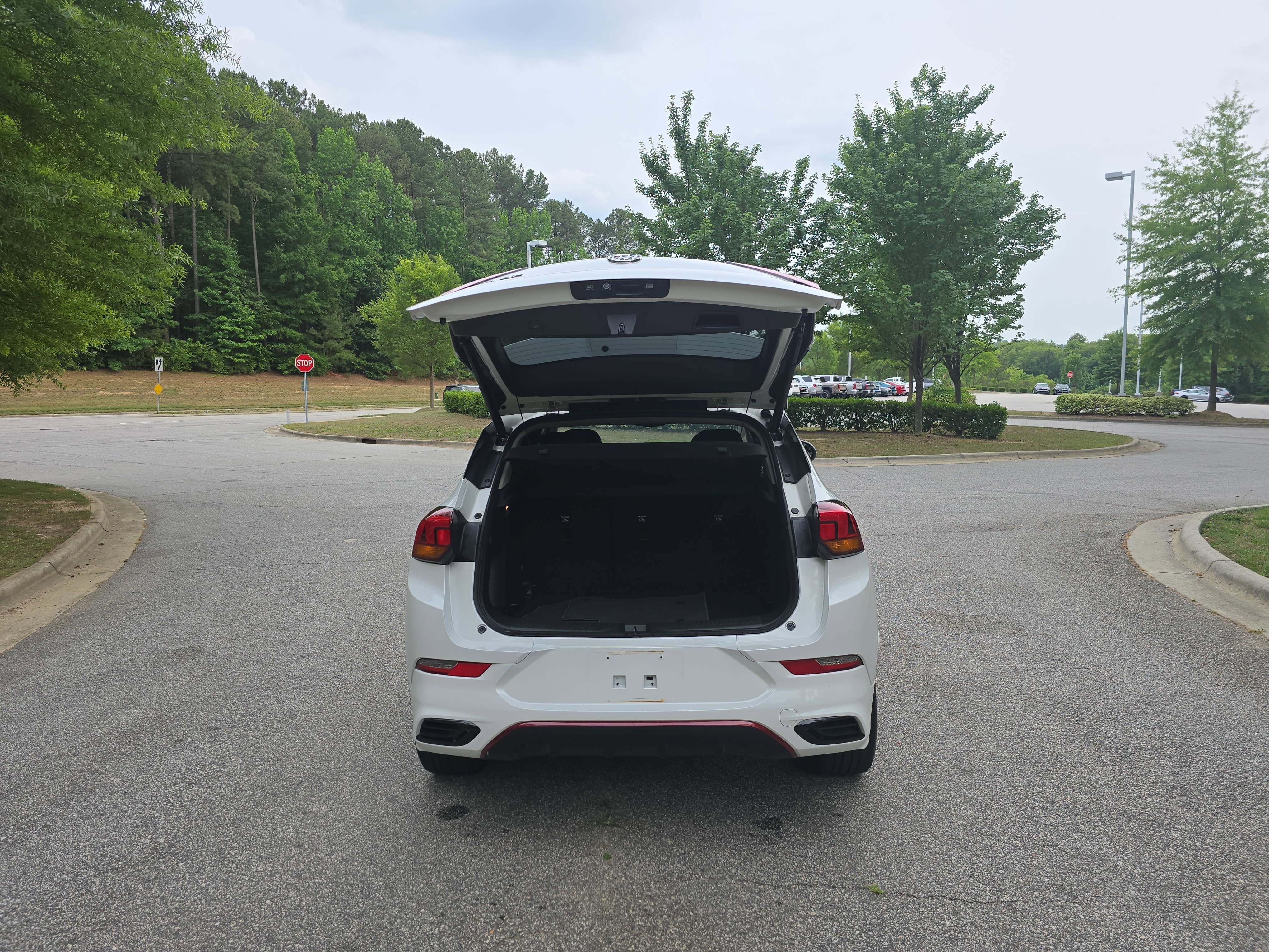 Used 2023 Buick Encore GX Select w/ Sport Touring Package FWD image 12