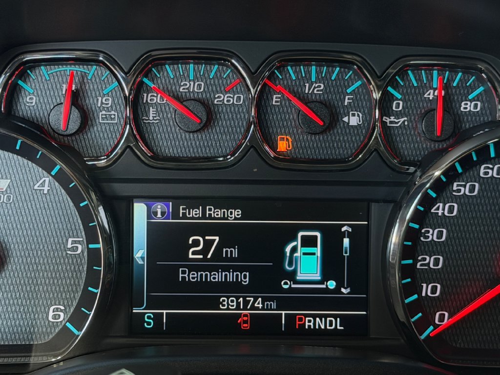 Used 2018 Chevrolet Silverado 1500 LT AWD/4WD image 21