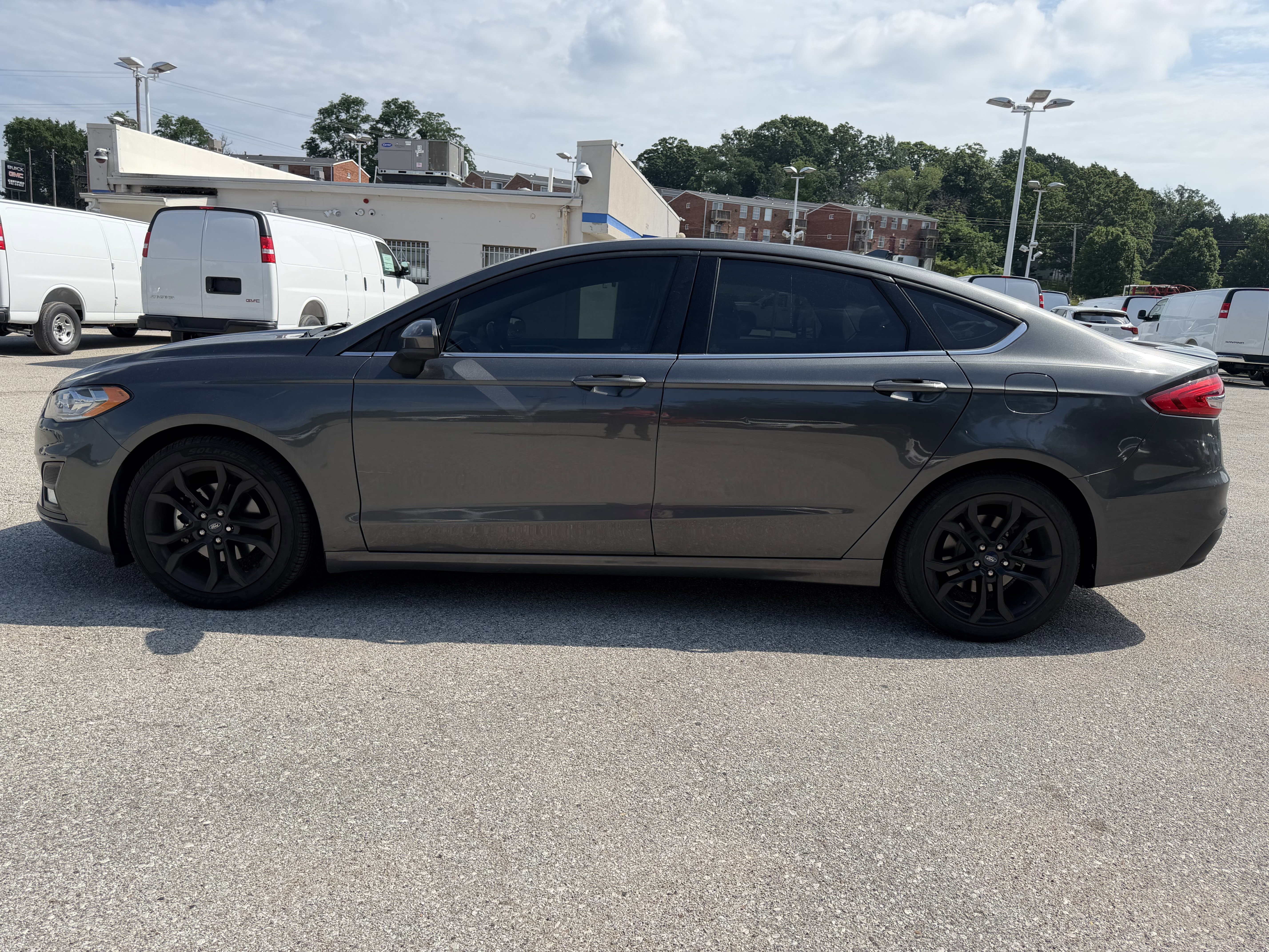Used 2020 Ford Fusion SE w/ Equipment Group 151A FWD image 6