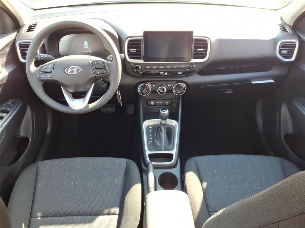 New 2025 Hyundai Venue SE image 7