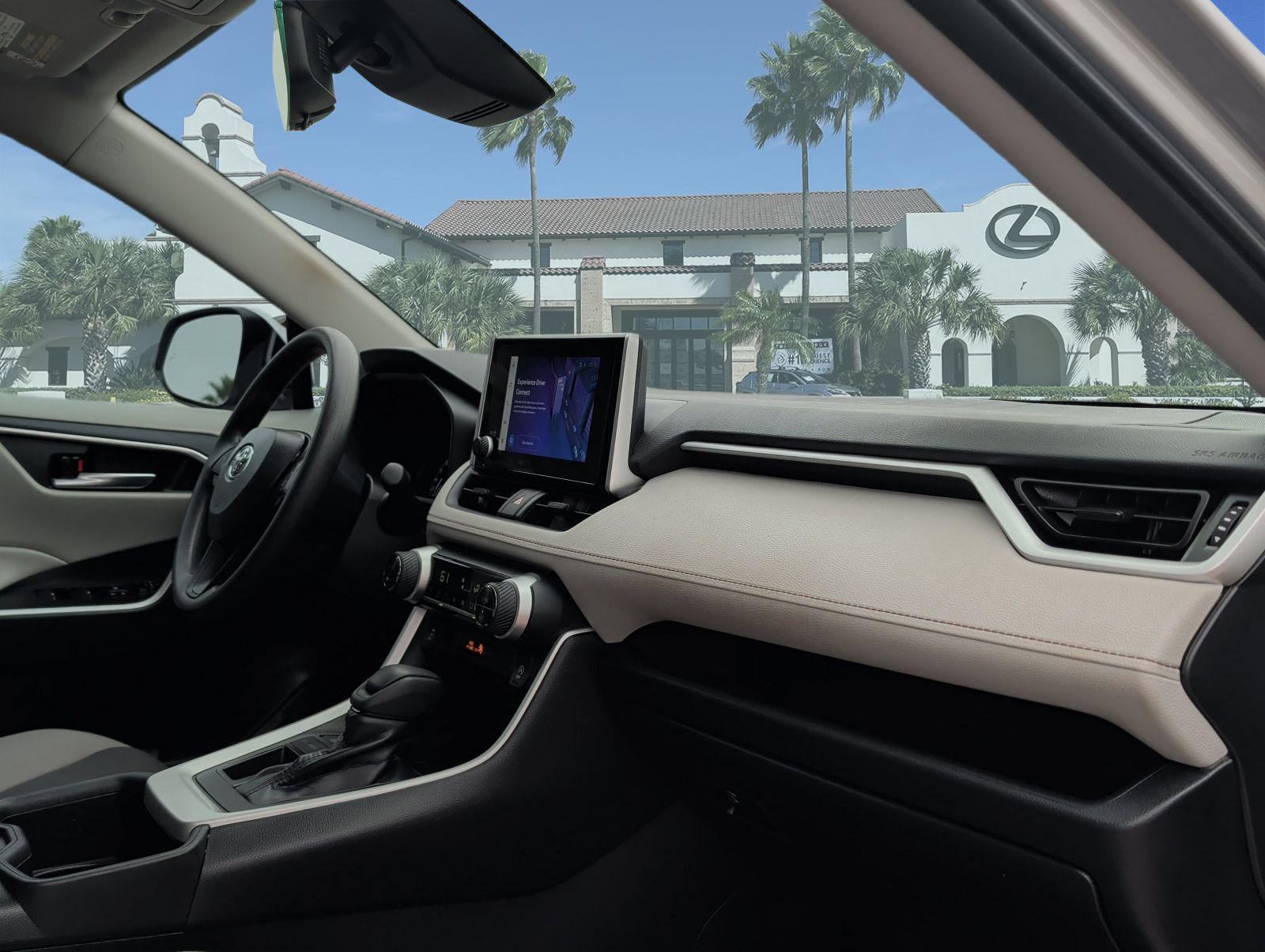 Used 2024 Toyota RAV4 XLE FWD image 28