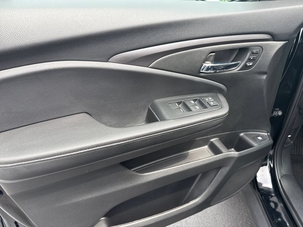Certified 2023 Honda Ridgeline RTL image 9