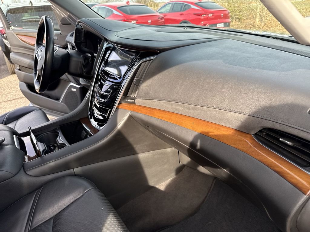 Certified 2020 Cadillac Escalade ESV Luxury image 36
