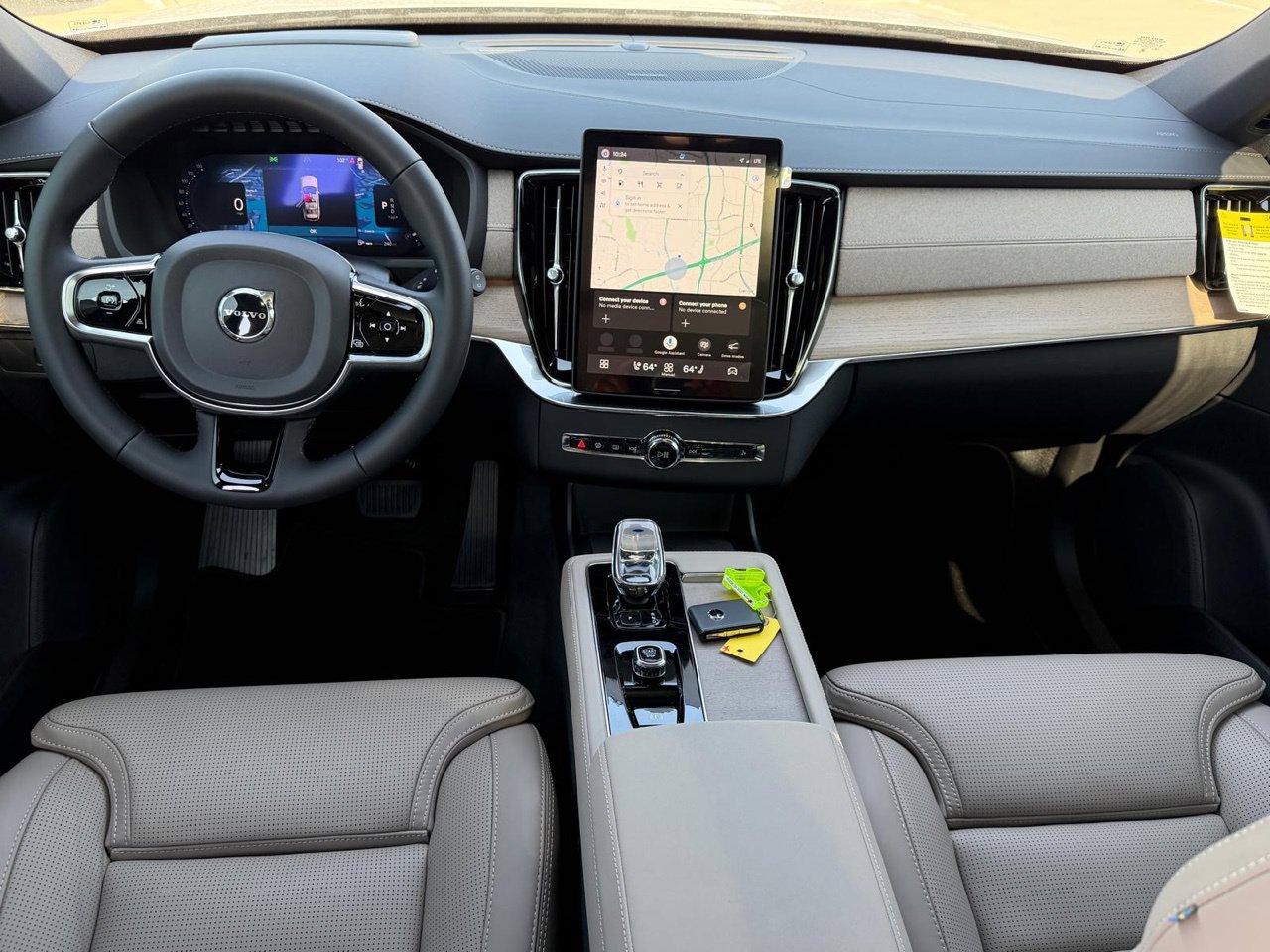 New 2026 Volvo XC90 B6 Plus w/ Protection Package Premier AWD/4WD image 9