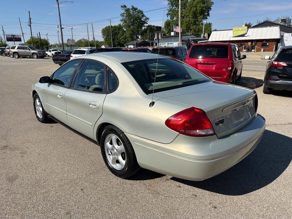 Used 2004 Ford Taurus SE FWD image 6