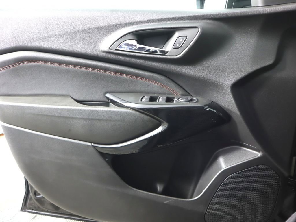 Used 2024 Chevrolet Trax RS image 15