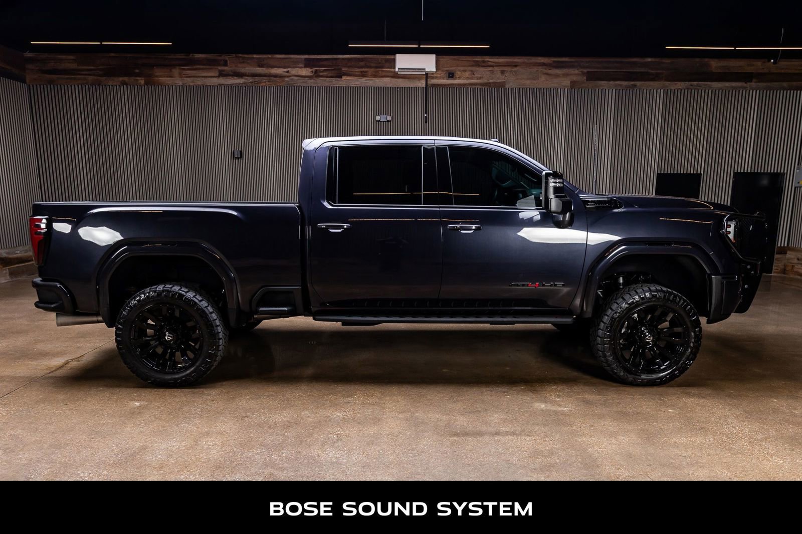 Used 2025 GMC Sierra 2500 AT4 w/ AT4 Premium Plus Package AWD/4WD image 10