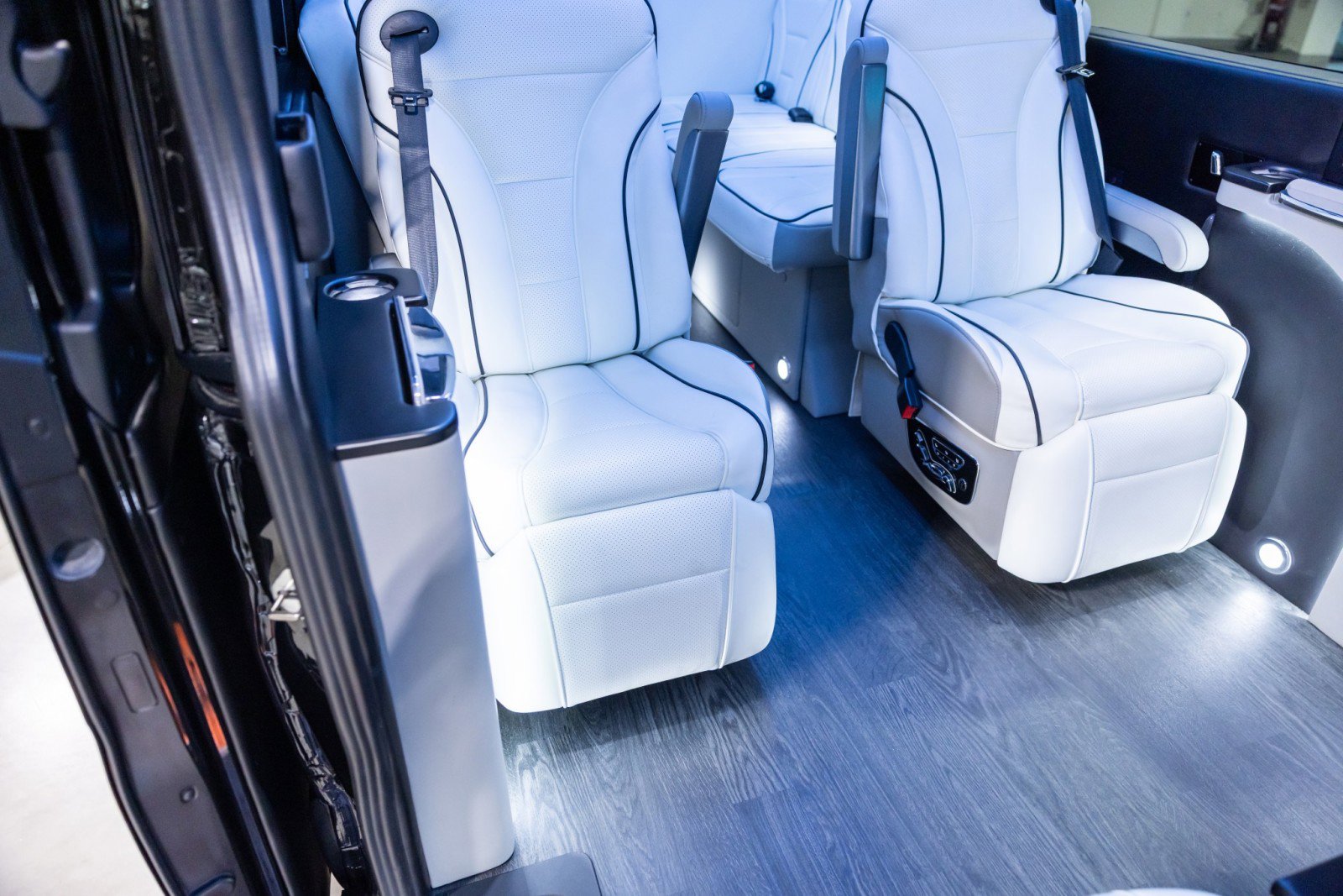 Used 2025 Mercedes-Benz Sprinter 3500 image 30