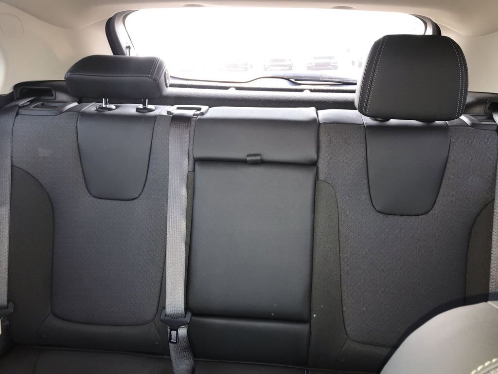 Used 2023 Buick Encore GX Select w/ Sport Touring Package image 21