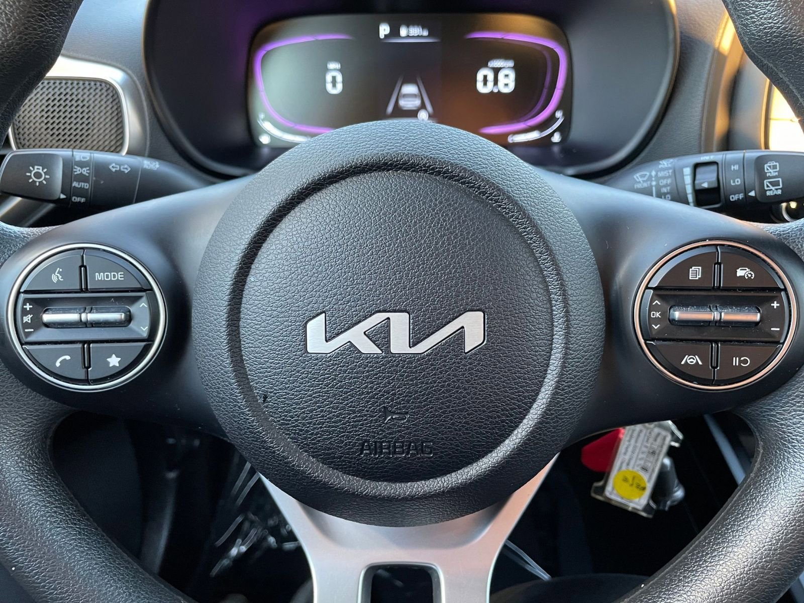 Used 2025 Kia Soul LX w/ LX Technology Package FWD image 25