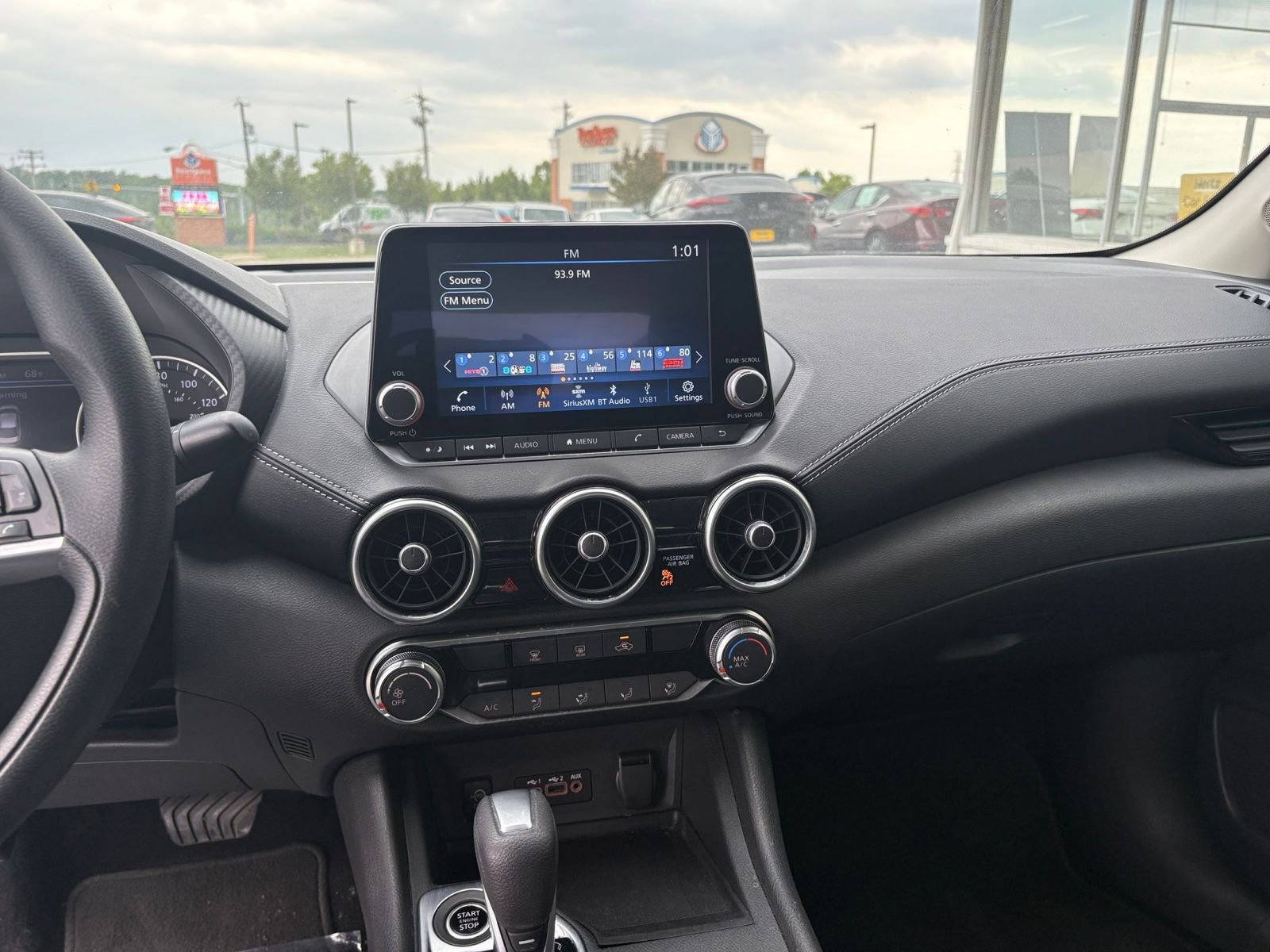 Used 2025 Nissan Sentra SV FWD image 17