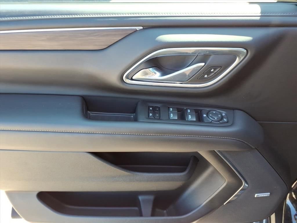 Used 2023 Chevrolet Suburban LT image 17