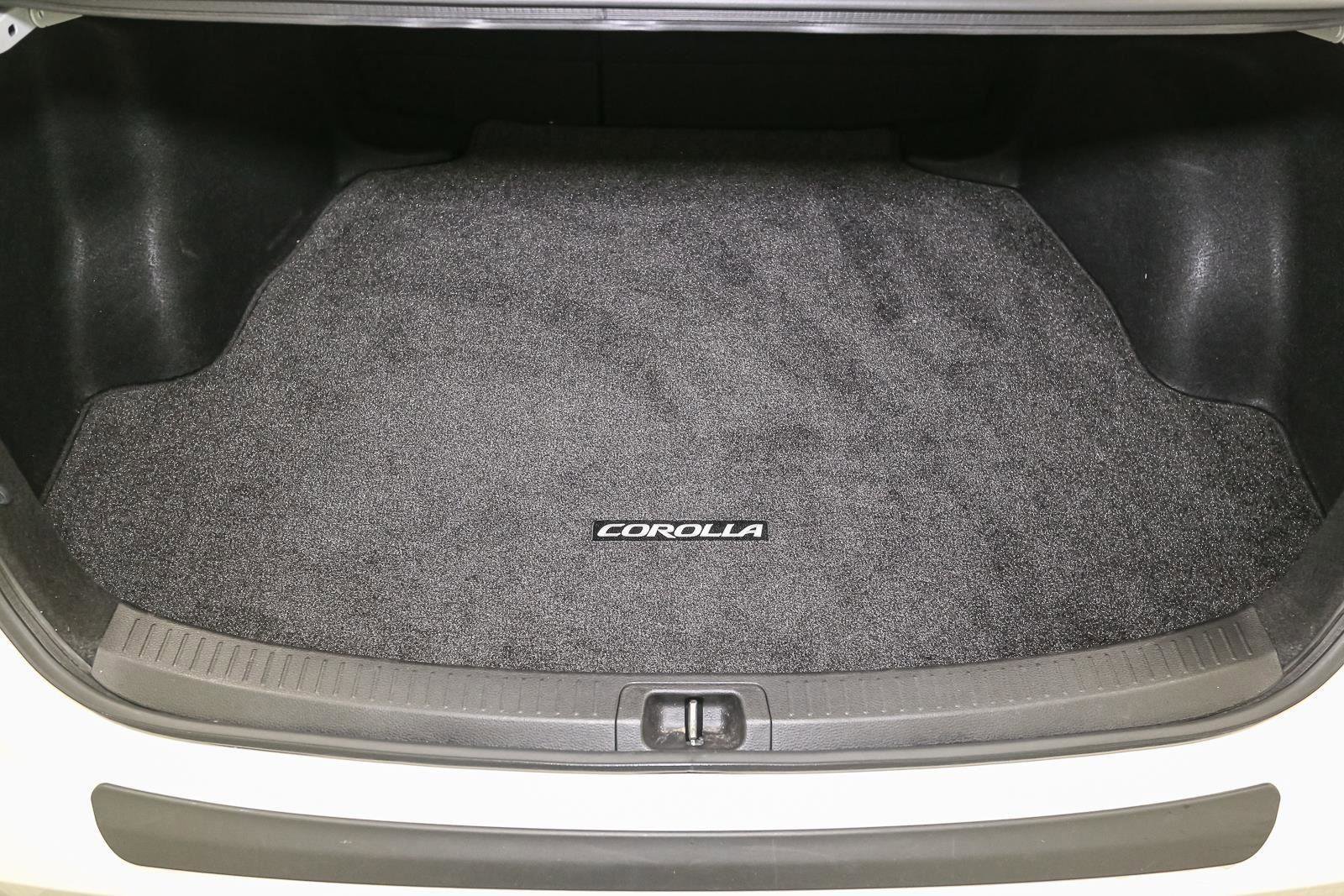 Used 2023 Toyota Corolla SE w/ Carpet Mat Package (TMS) FWD image 12